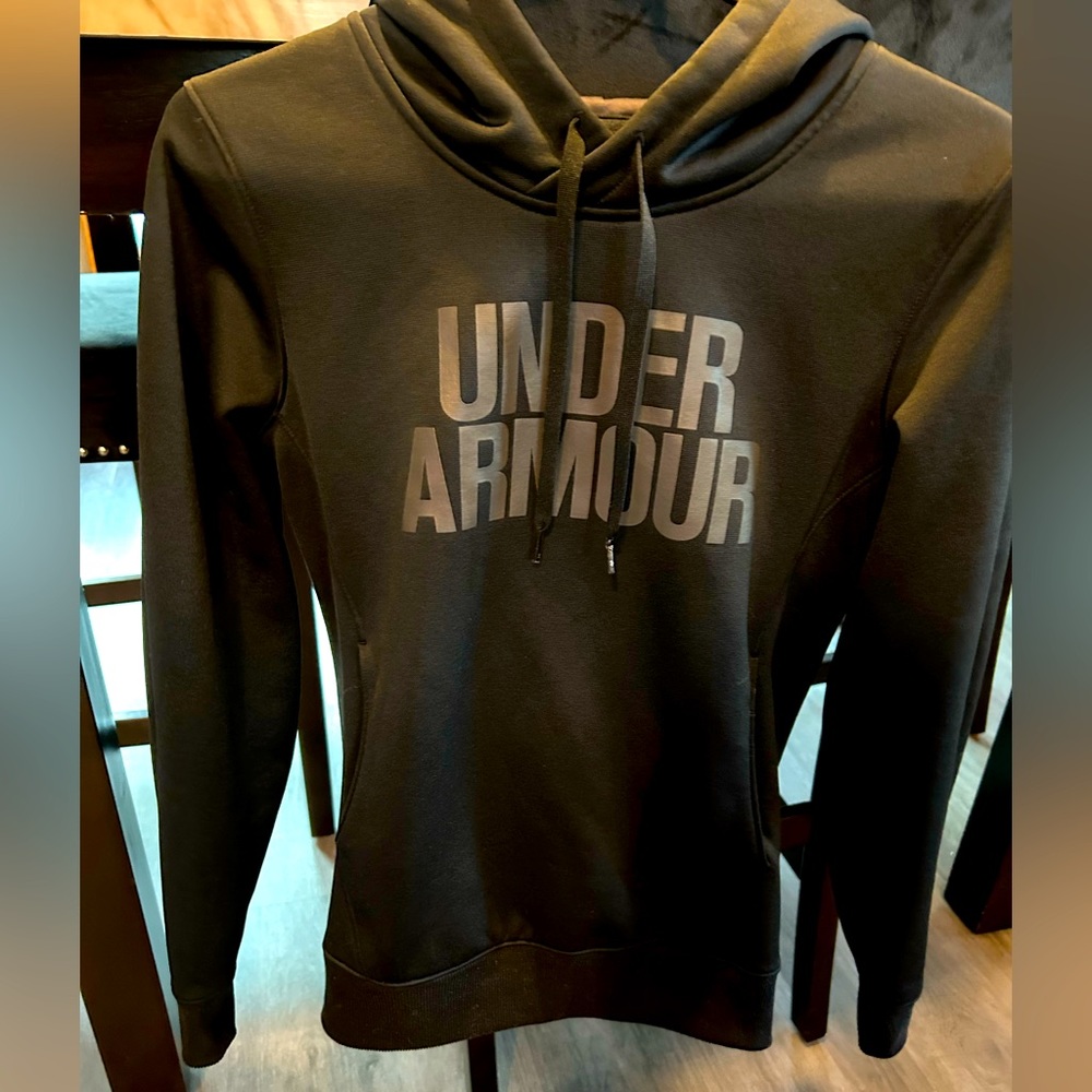 Black Under Armor hoodie - XS